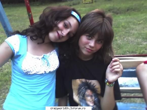 Despre Voi+Poze - asha.......poy sa pun ji eo nijte poze cu mene - -Let's be friends-