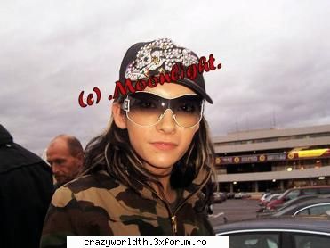 si aqm o poza q el.. :nebun: ma km enerveaza scrisul ala da in rest poza e marpha.. pics with