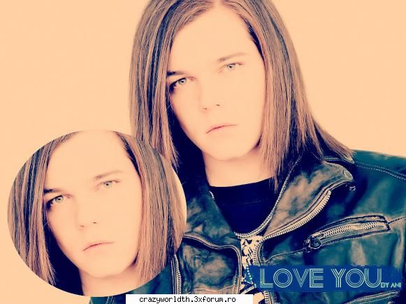 Pics wiTH THe best bassist - sry k le poon asa..da nu`mi merge holdthatpic-ul - ღ Georg Listing ღ